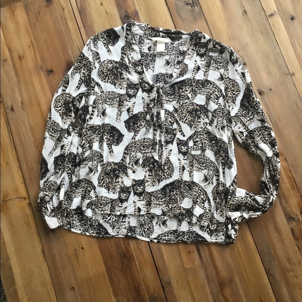 Leopard 🐆 blouse with tie neckline